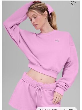 ALO Yoga Cropped Crewneck & Accolade Short Set XXS/SMALL (Candy Heart Pink)